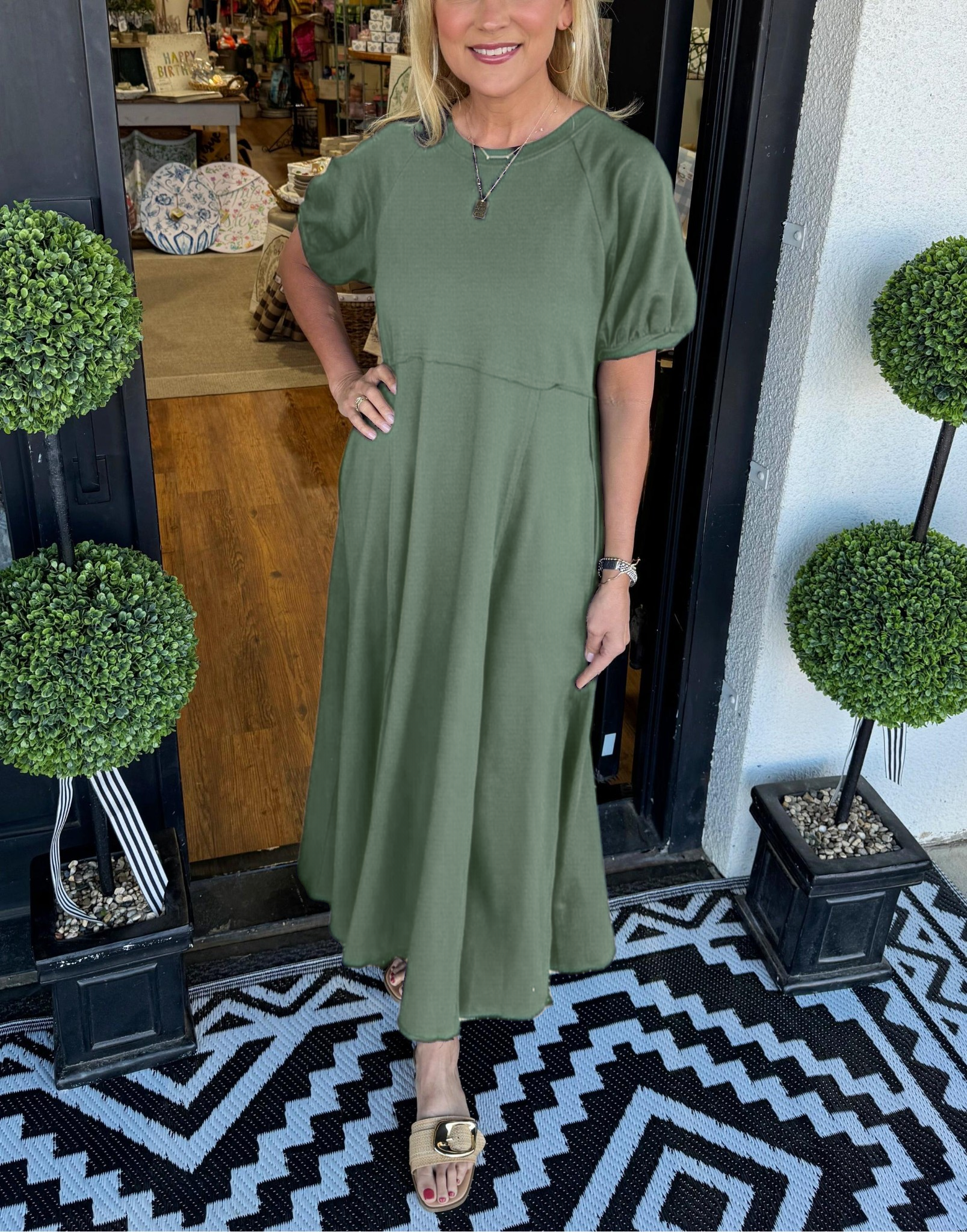 Holly | Chic Puff Sleeve Round Neck Maxi Dress
