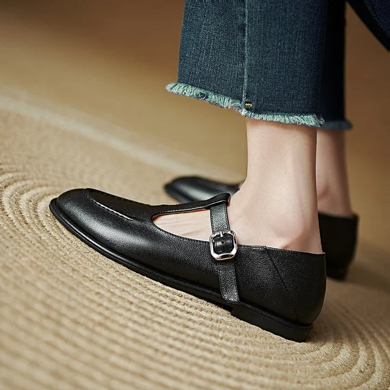 Annie | Low Heeled Pumps