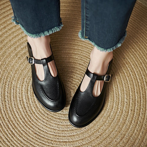 Annie | Low Heeled Pumps