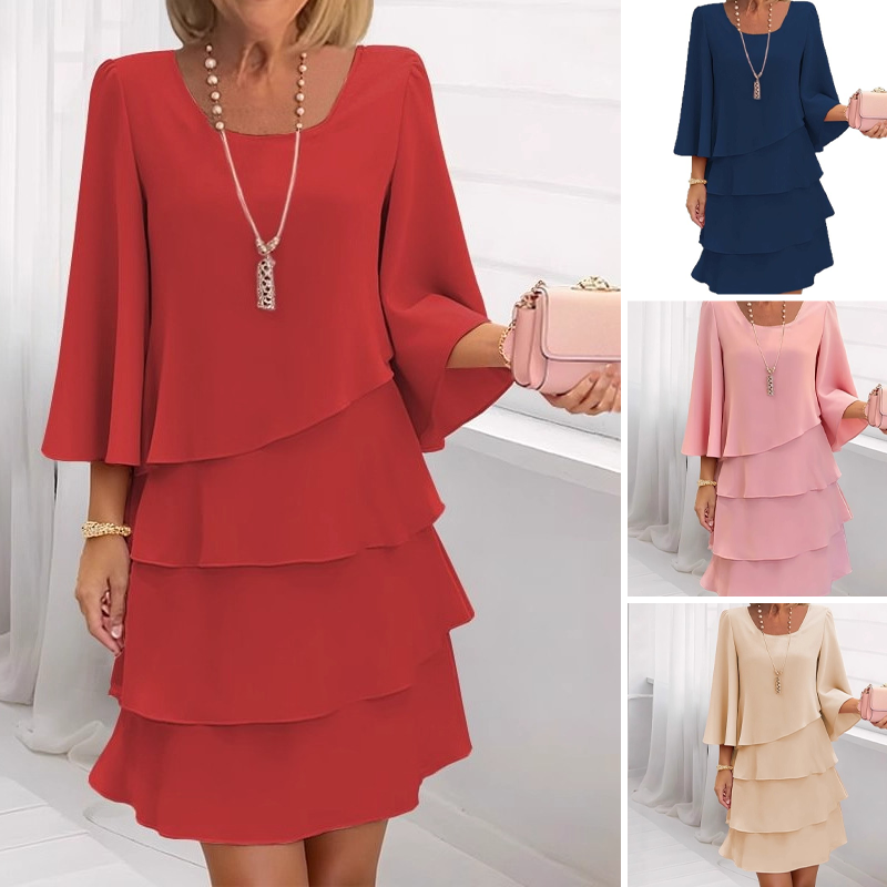 Claire - Elegant Dress With a Square Neckline