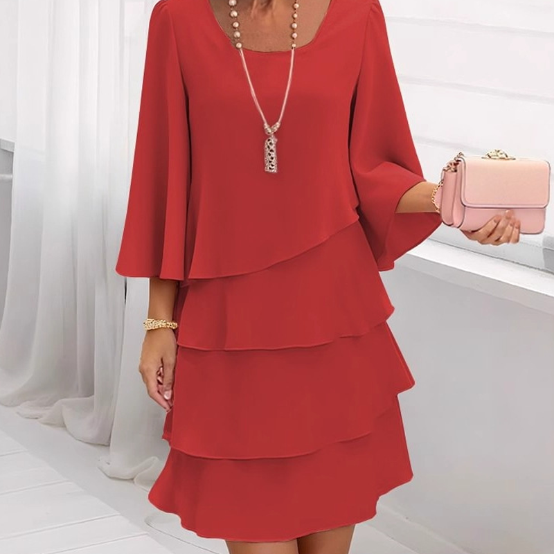 Claire - Elegant Dress With a Square Neckline