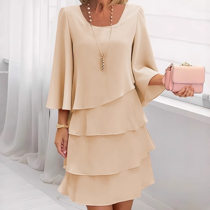 Claire - Elegant Dress With a Square Neckline